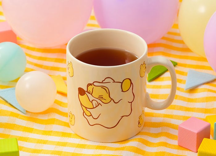 ホットティー税込690円（C）Disney．Based on the "Winnie the Pooh" works by A．A．Milne and E.H. Shepard．